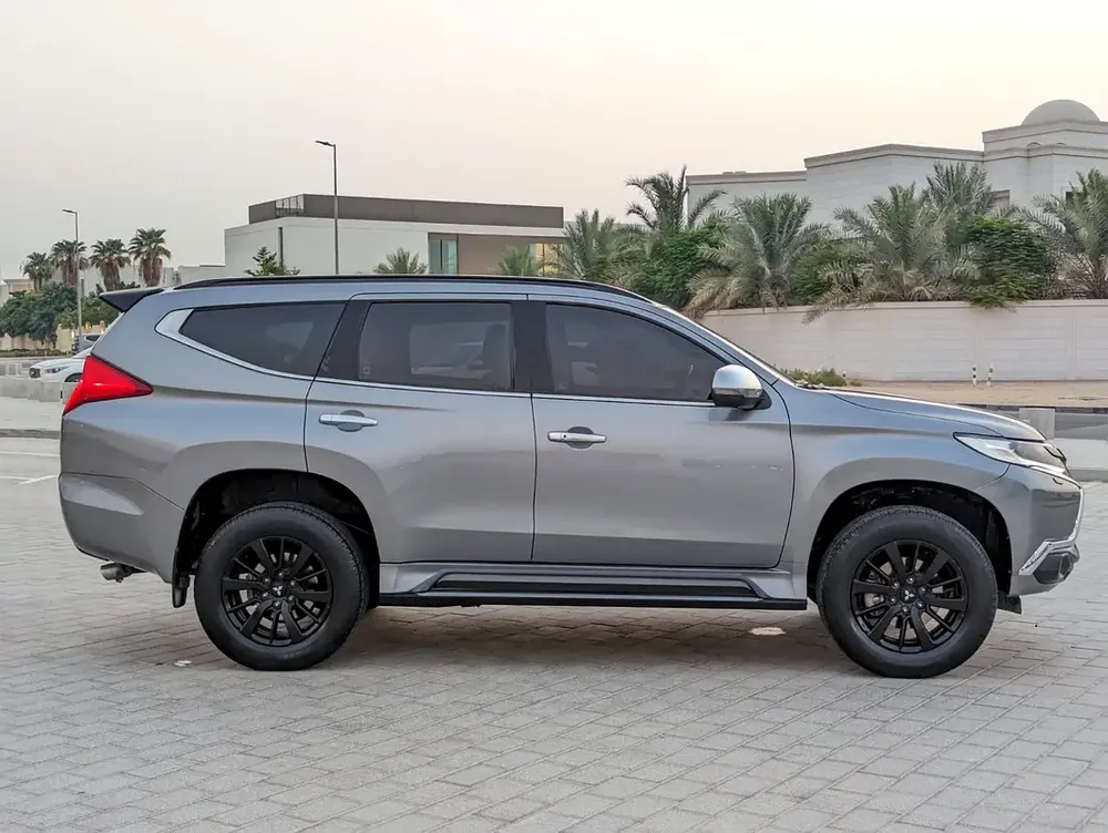 MITSUBISHI MONTERO SPORT 2019 GLS 4WD FULL OPTION GCC ACCIDENT FREE IN EXCELLENT CONDITION - Image 17