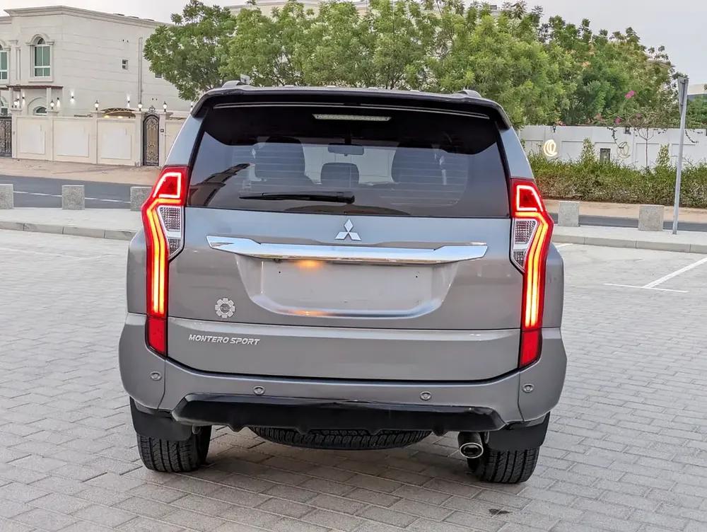MITSUBISHI MONTERO SPORT 2019 GLS 4WD FULL OPTION GCC ACCIDENT FREE IN EXCELLENT CONDITION - Image 18