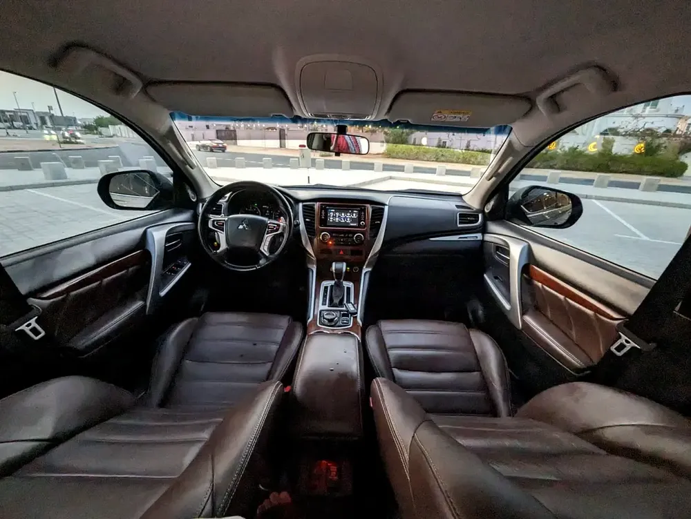 MITSUBISHI MONTERO SPORT 2019 GLS 4WD FULL OPTION GCC ACCIDENT FREE IN EXCELLENT CONDITION - Image 5