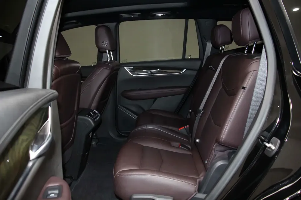 2022 Cadillac XT6 Premium Luxury - GCC Specs - Excellent Condition - Image 10