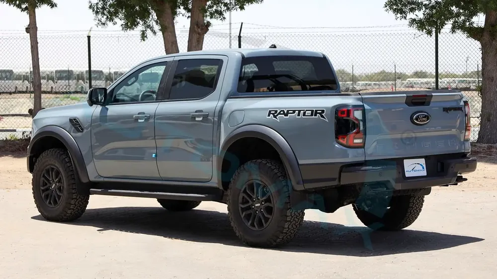 ( Only For Export ) 2025 Ford Ranger Raptor 2.0L Bi-Turbo 4X4 GCC BRAND NEW - Image 5