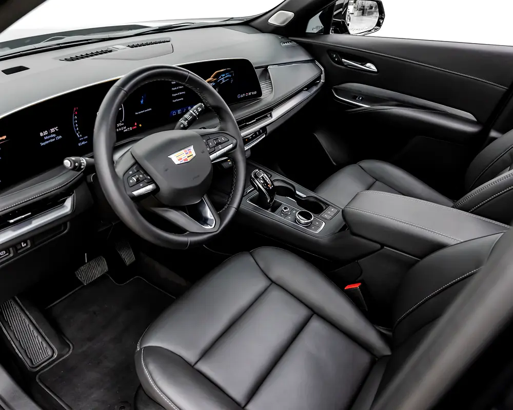 CADILLAC XT4 PREMIUM - 2025 - GCC - WARRANTY AND SERVICE CONTRACT - EXCELLENT CONDITION - Image 8