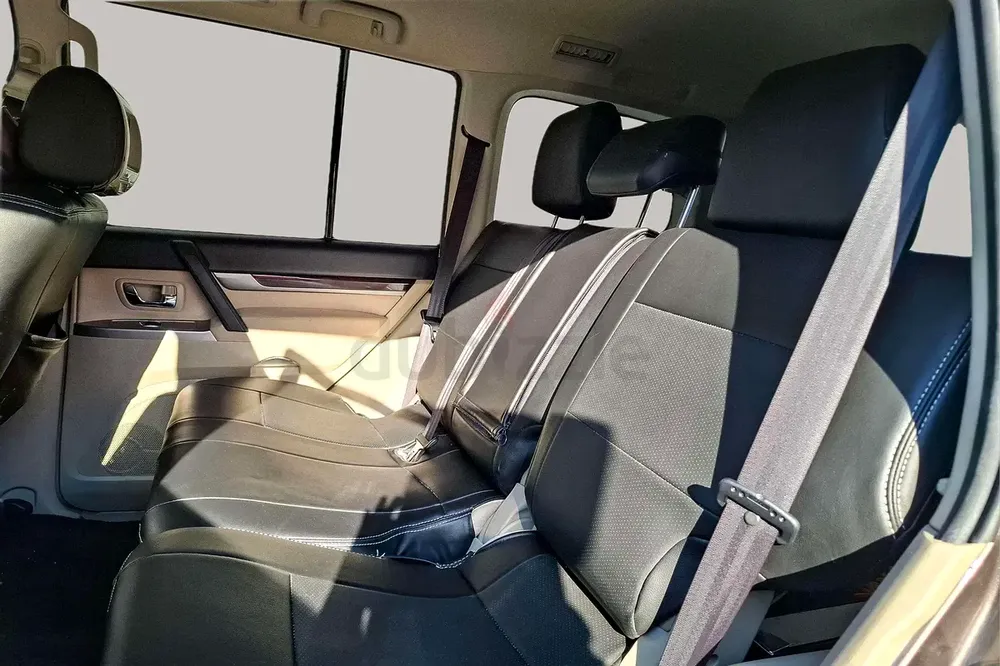 AED 1391/month | 2016 Mitsubishi Pajero  | GCC Specs | Ref#416623 - Image 12