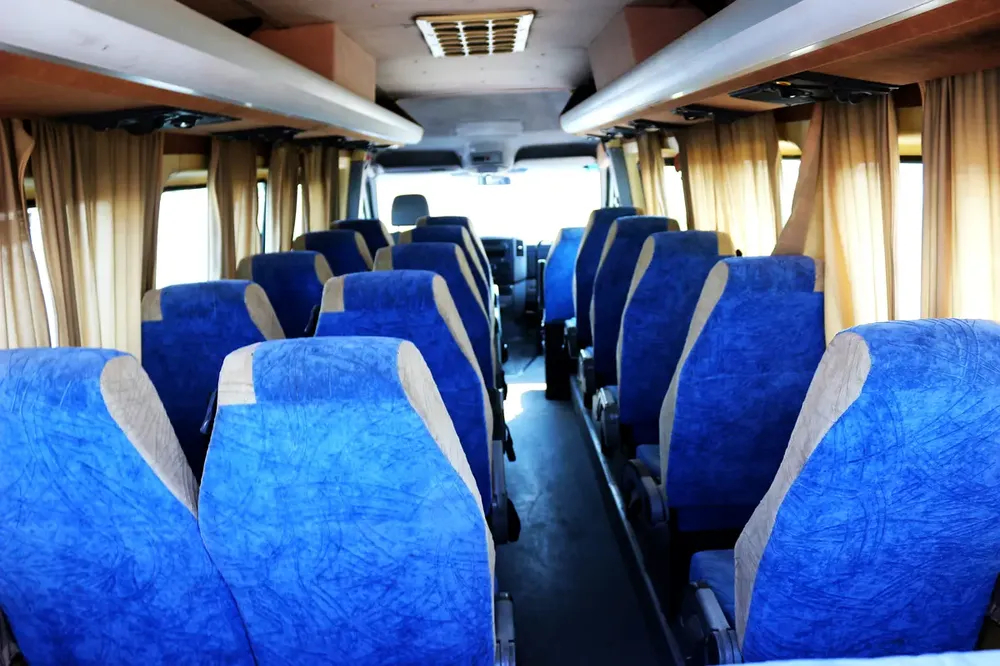VOLKWAGEN CRAFTER 2008 DIESEL 22 PASSENGER - Image 11