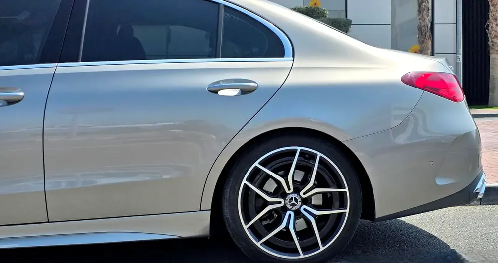 Mercedes-Benz C200 GCC Specs AED 4,550 / M Lease to own & In-house Finance Available - Image 9