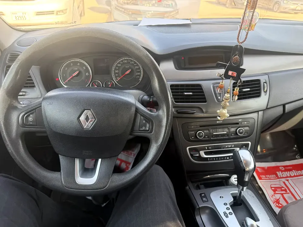 Renault Safrane SE 2015 GCC Specs 1st owner car - Image 4