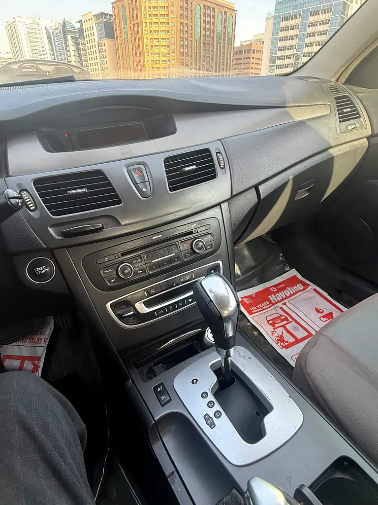 Renault Safrane SE 2015 GCC Specs 1st owner car - Image 7