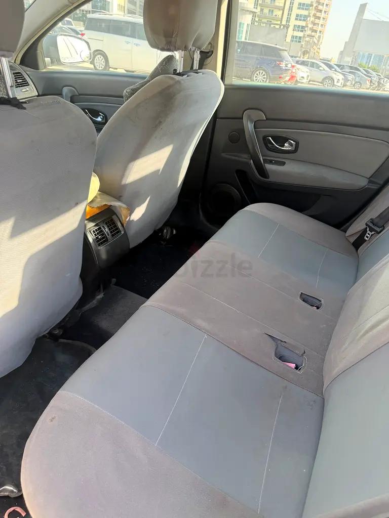 Renault Safrane SE 2015 GCC Specs 1st owner car - Image 8
