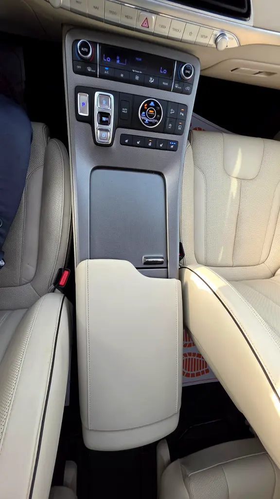 Hyundai Palisade Limited 2022 - Canadian Specs - GCC Ready - Image 10