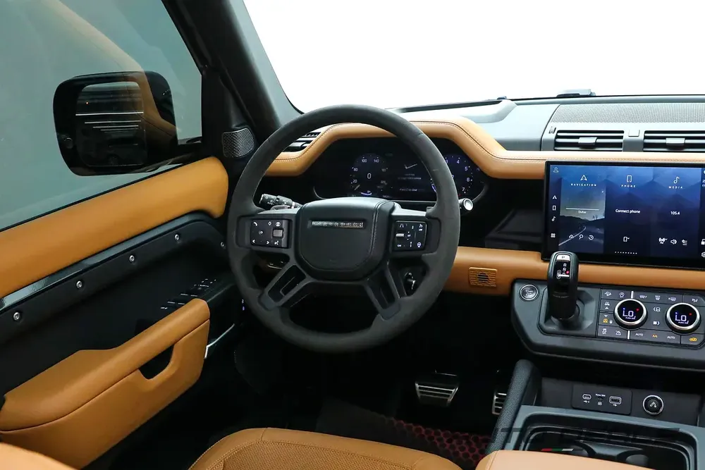 2024 Land Rover Defender 110 P525 V8 Carpathian Edition | GCC Specs | Under Warranty | Like-New - Image 13