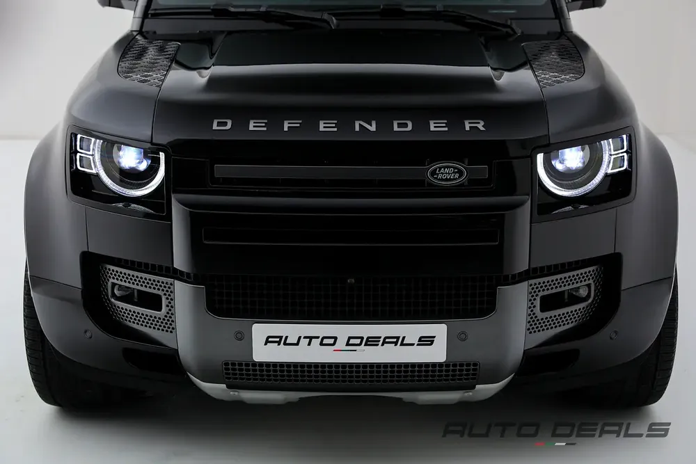 2024 Land Rover Defender 110 P525 V8 Carpathian Edition | GCC Specs | Under Warranty | Like-New - Image 6