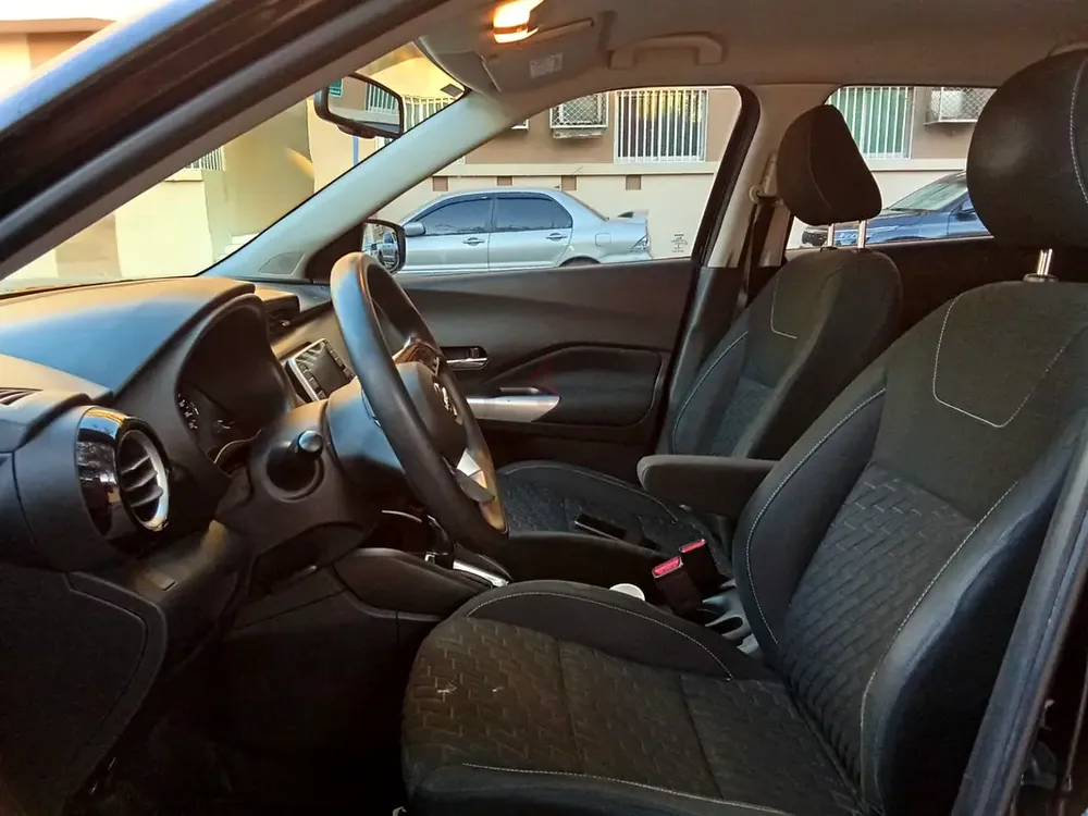 Nissan kicks 2021 GCC family used car - Image 14