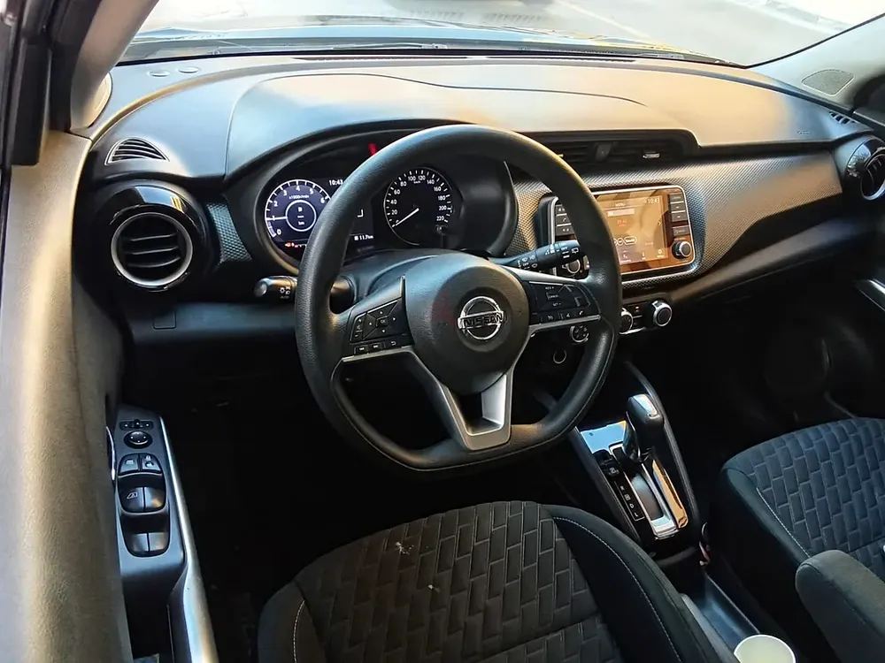 Nissan kicks 2021 GCC family used car - Image 16