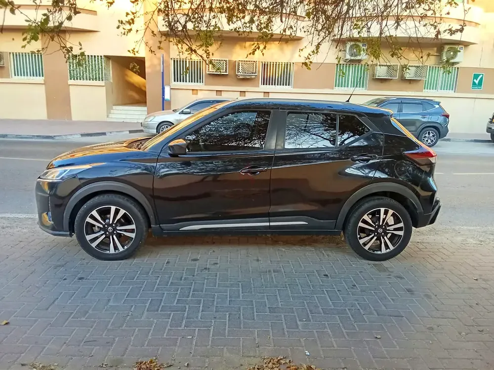Nissan kicks 2021 GCC family used car - Image 5