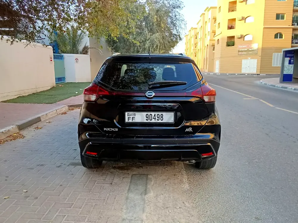 Nissan kicks 2021 GCC family used car - Image 8