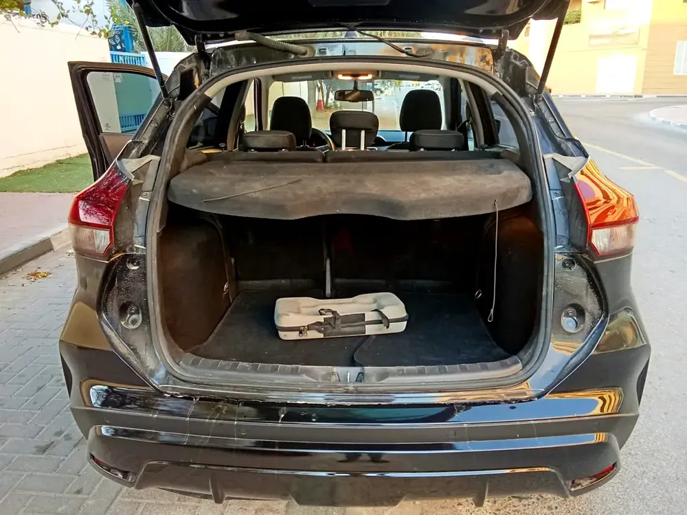 Nissan kicks 2021 GCC family used car - Image 9