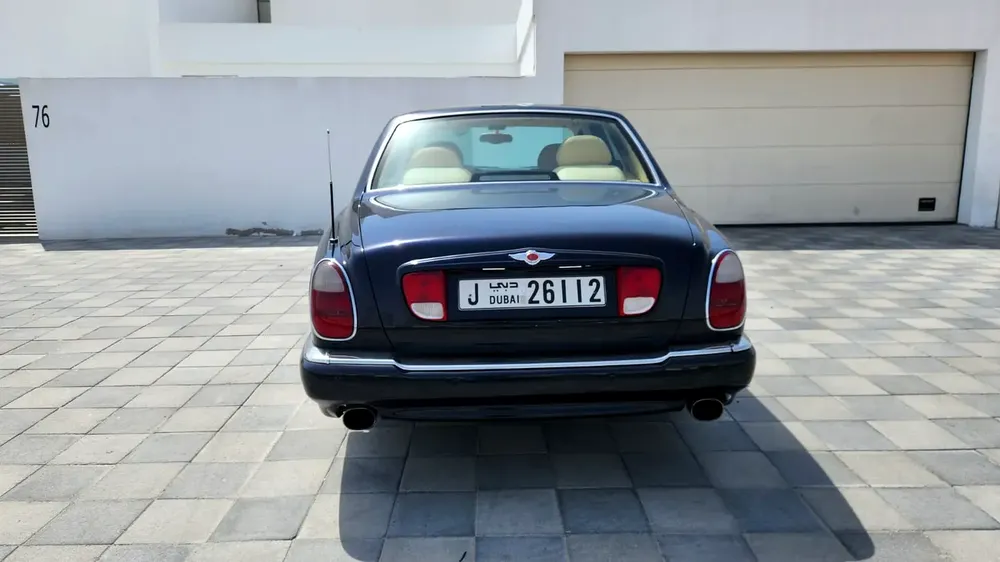 2001-Bentley Arnage - Full option -Excellent Condition - Image 10