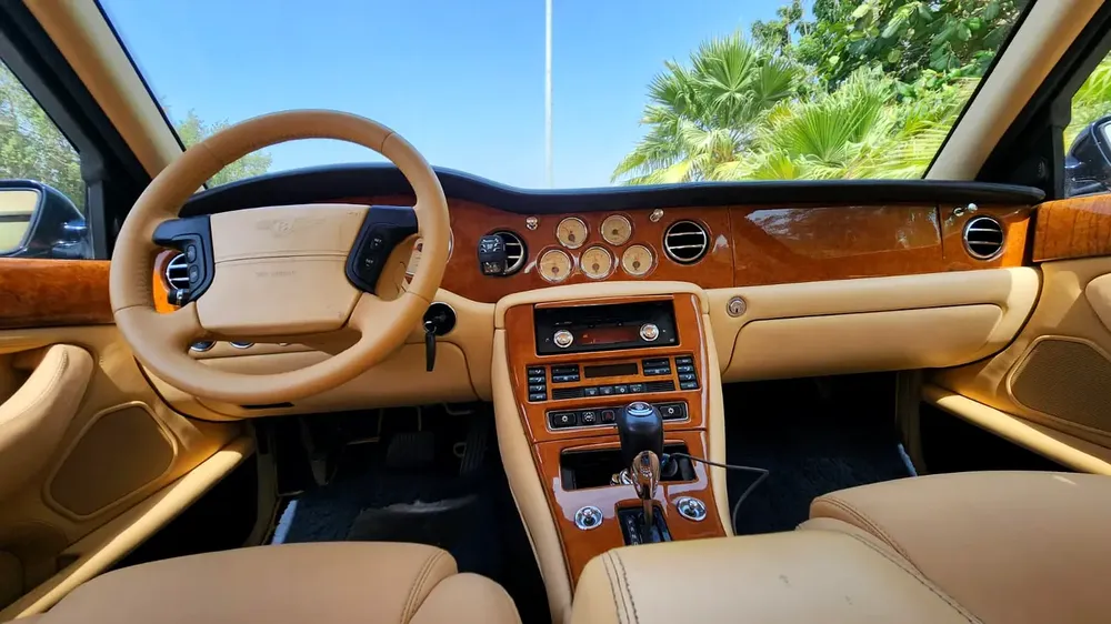 2001-Bentley Arnage - Full option -Excellent Condition - Image 11
