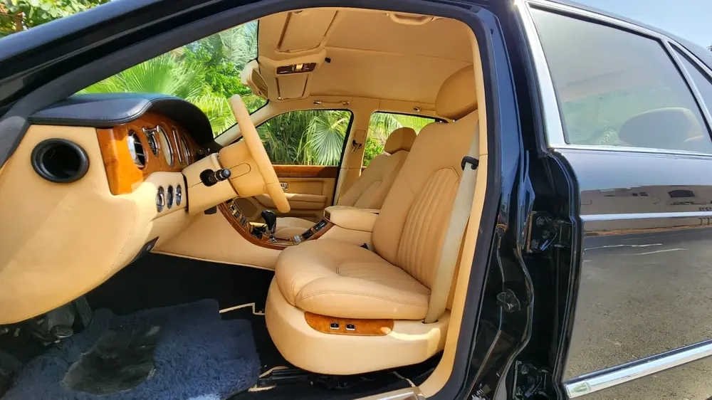 2001-Bentley Arnage - Full option -Excellent Condition - Image 13