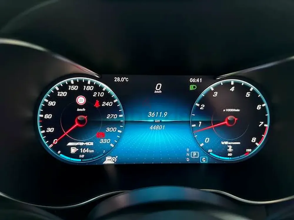 2019 C63 S AMG Convertible - 45k km - warranty + service - Japan-spec - Image 6