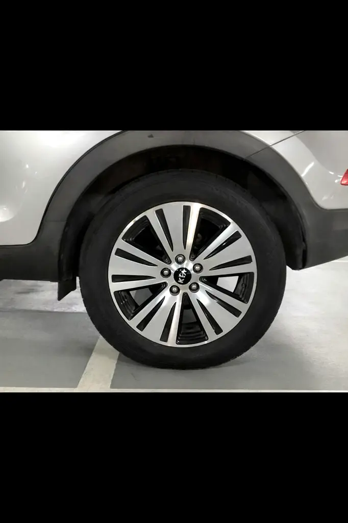 2015 Kia Sportage GT-Line GCC Specs - No accident - No paint - Well Maintained - Image 14