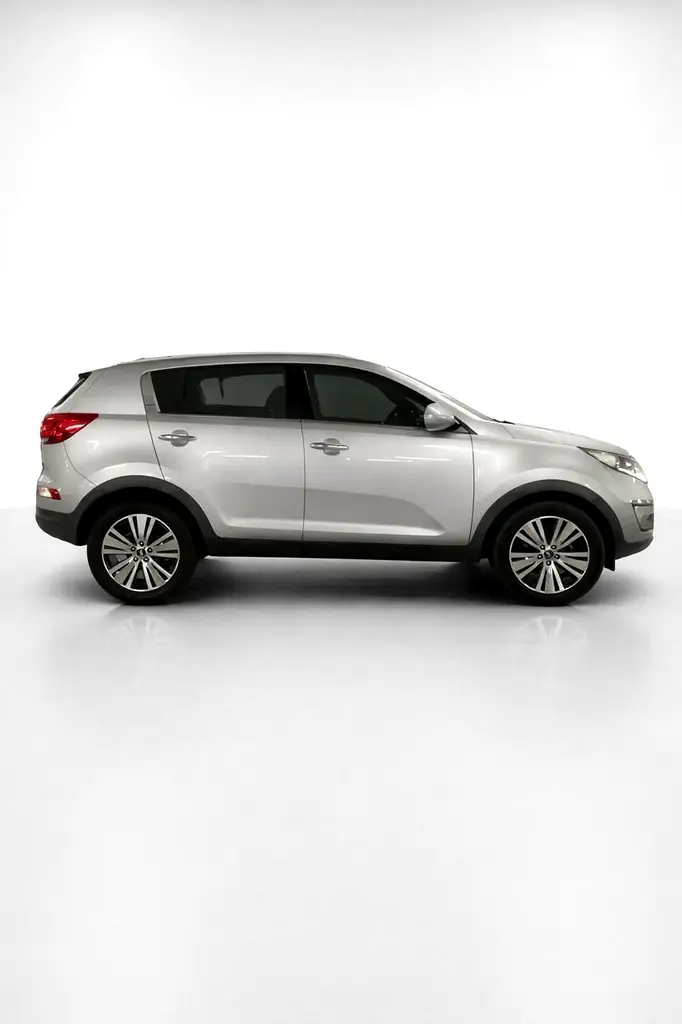 2015 Kia Sportage GT-Line GCC Specs - No accident - No paint - Well Maintained - Image 4