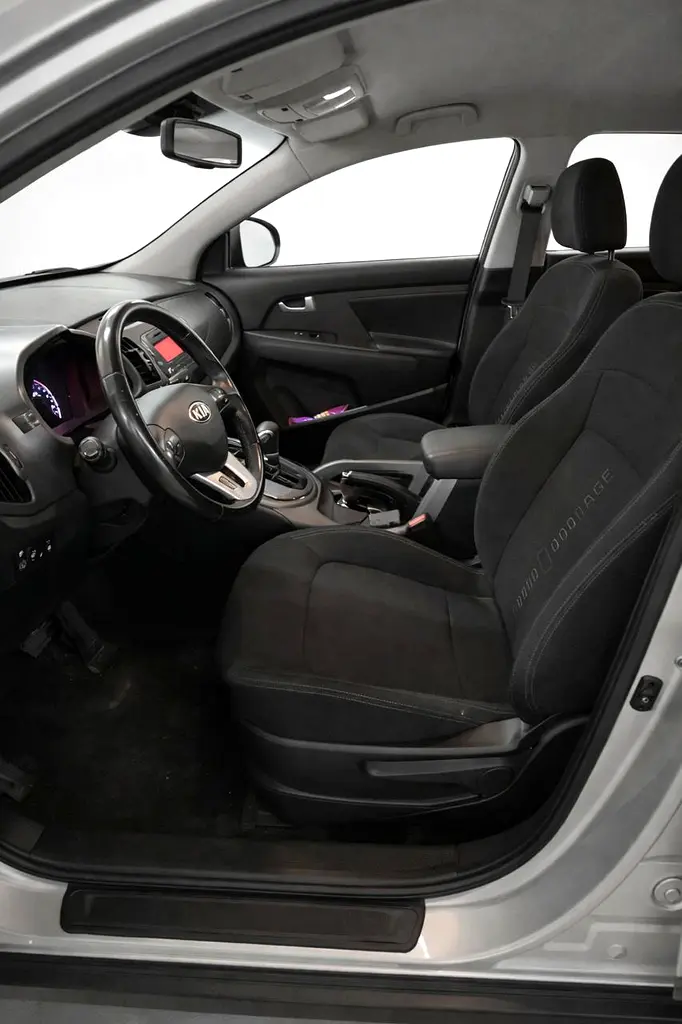 2015 Kia Sportage GT-Line GCC Specs - No accident - No paint - Well Maintained - Image 5