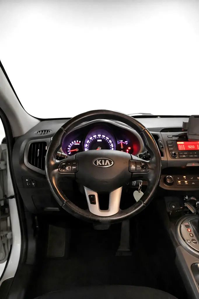2015 Kia Sportage GT-Line GCC Specs - No accident - No paint - Well Maintained - Image 6