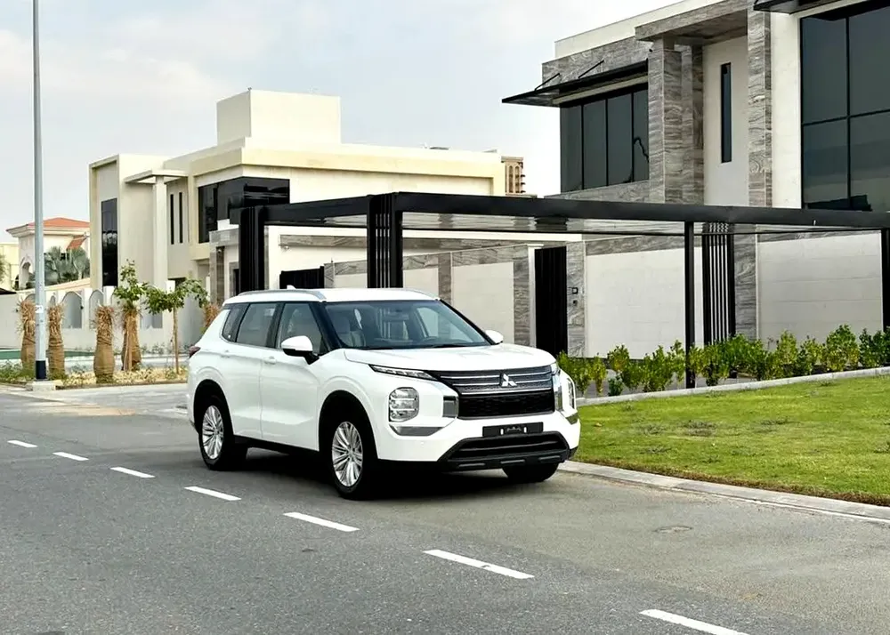1360/MONTH @ZERO DOWN PAYMENT, MITSUBISHI OUTLANDER, GCC SPECS, 2023 MODEL, EXCELLENT CONDITION - Image 4