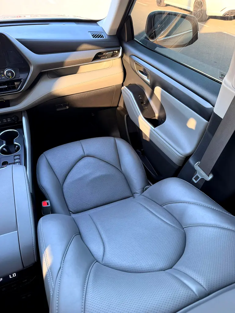 Toyota Highlander Limited 2023 GCC Spec well Maintained - Image 11