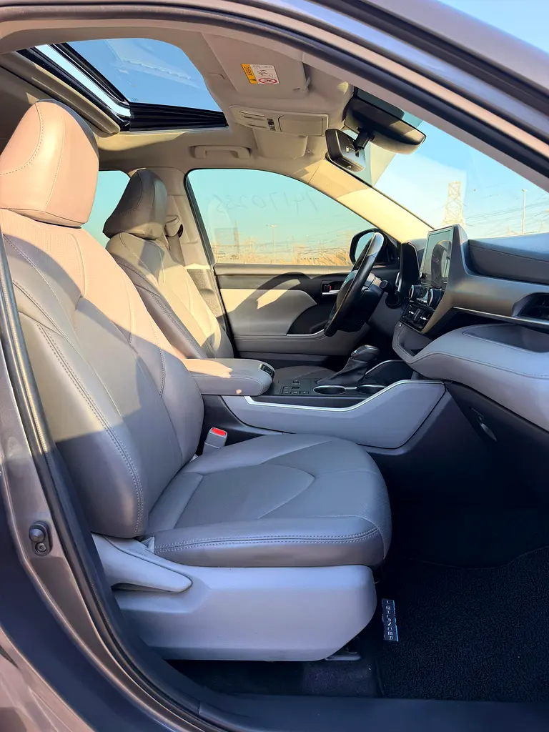 Toyota Highlander Limited 2023 GCC Spec well Maintained - Image 14