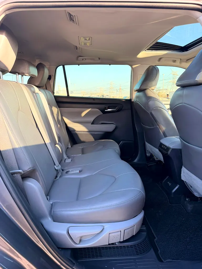 Toyota Highlander Limited 2023 GCC Spec well Maintained - Image 16