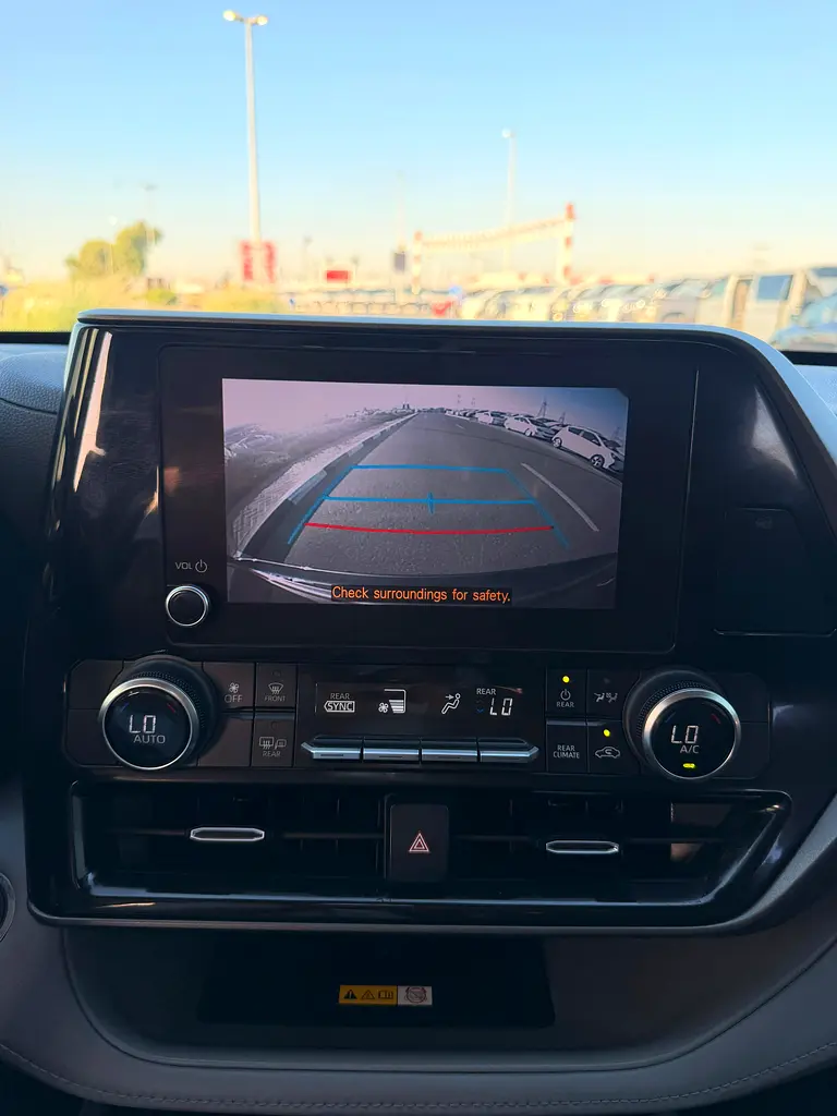 Toyota Highlander Limited 2023 GCC Spec well Maintained - Image 4