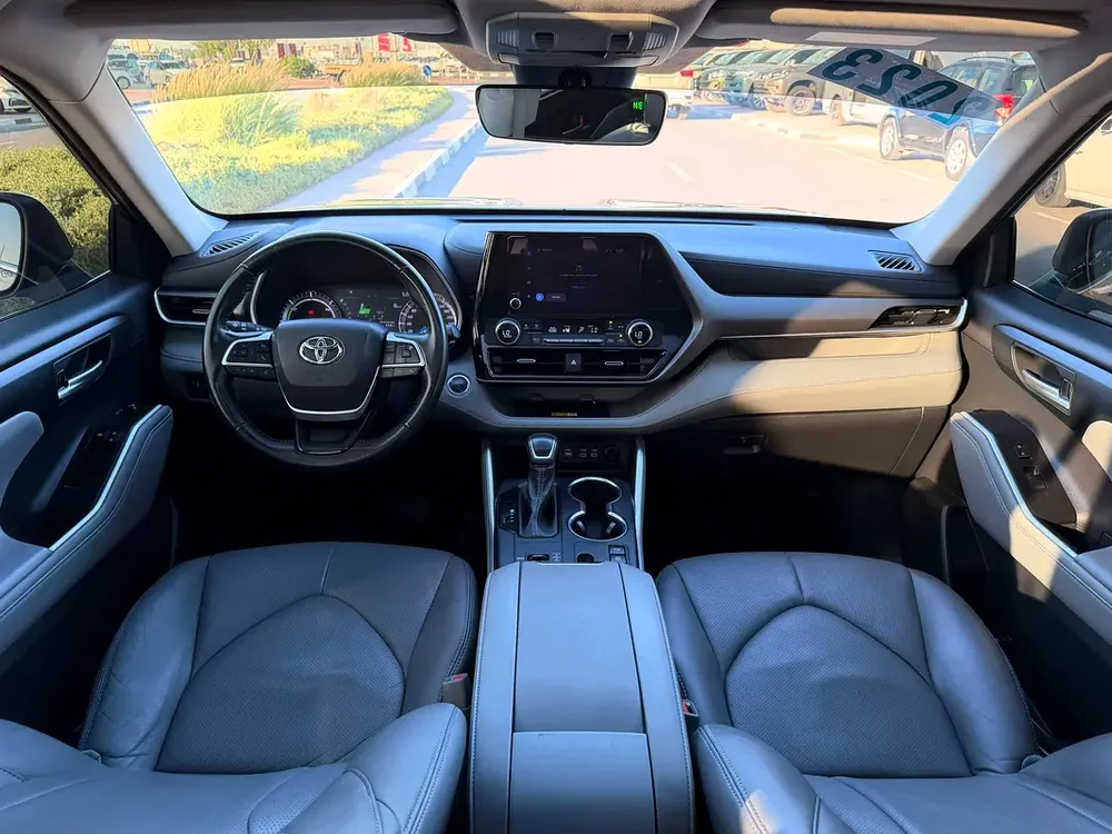 Toyota Highlander Limited 2023 GCC Spec well Maintained - Image 6
