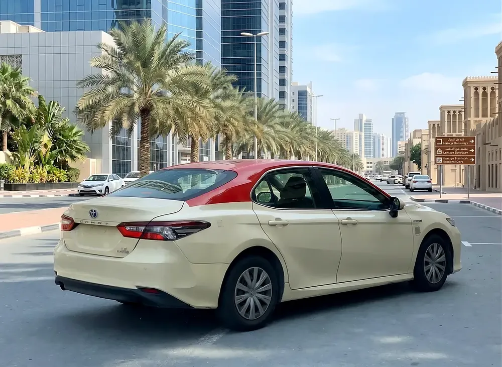 فقط 27000 درهم - تويوتا كامري - ⁦2022⁩ - محرك هايبرد - مواصفات خليجية - Image 5