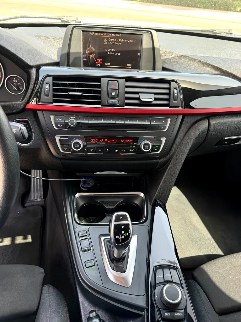 BMW 3-Series 328i Sport Line 2015 GCC Specs - Image 10