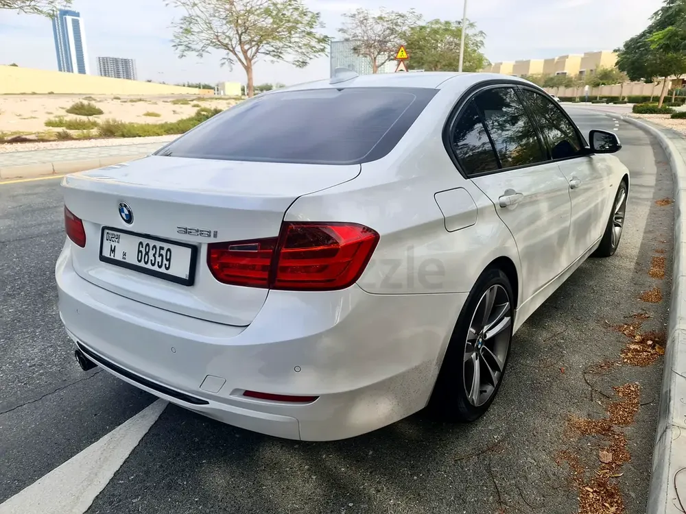 BMW 3-Series 328i Sport Line 2015 GCC Specs - Image 6