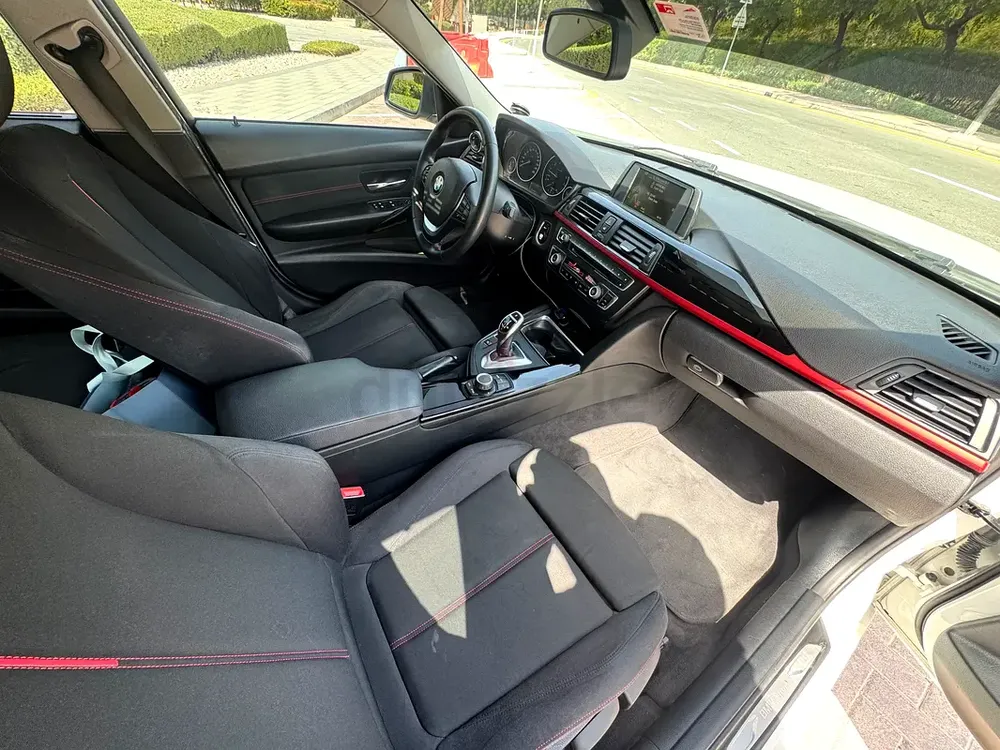 BMW 3-Series 328i Sport Line 2015 GCC Specs - Image 7