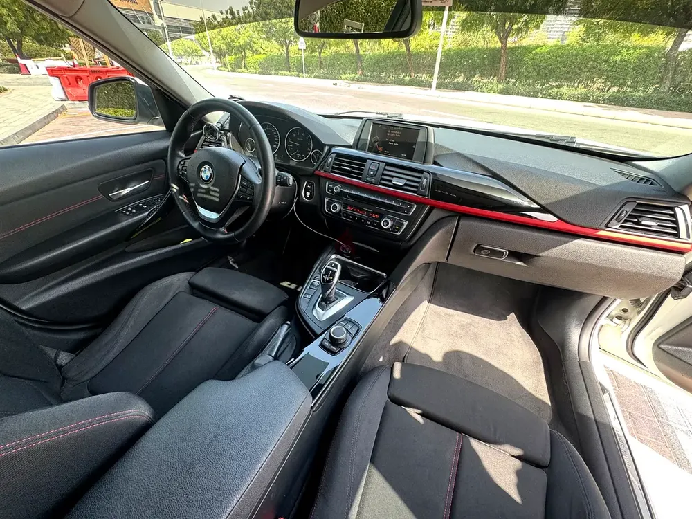 BMW 3-Series 328i Sport Line 2015 GCC Specs - Image 8