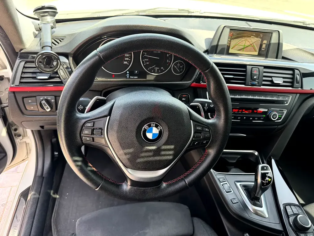 BMW 3-Series 328i Sport Line 2015 GCC Specs - Image 9