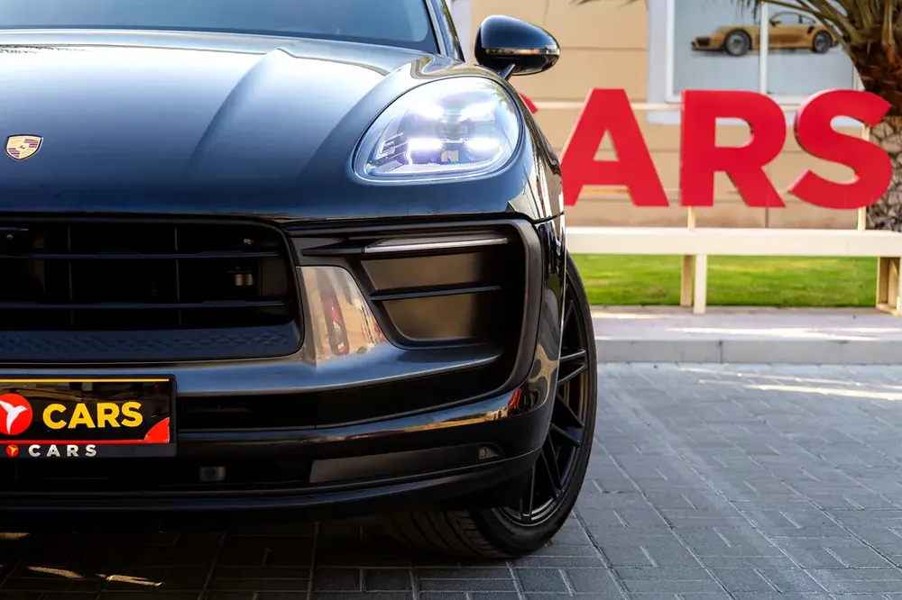 Porsche Macan T 2022 GCC under Warranty with Flexible Down-Payment. - Image 4
