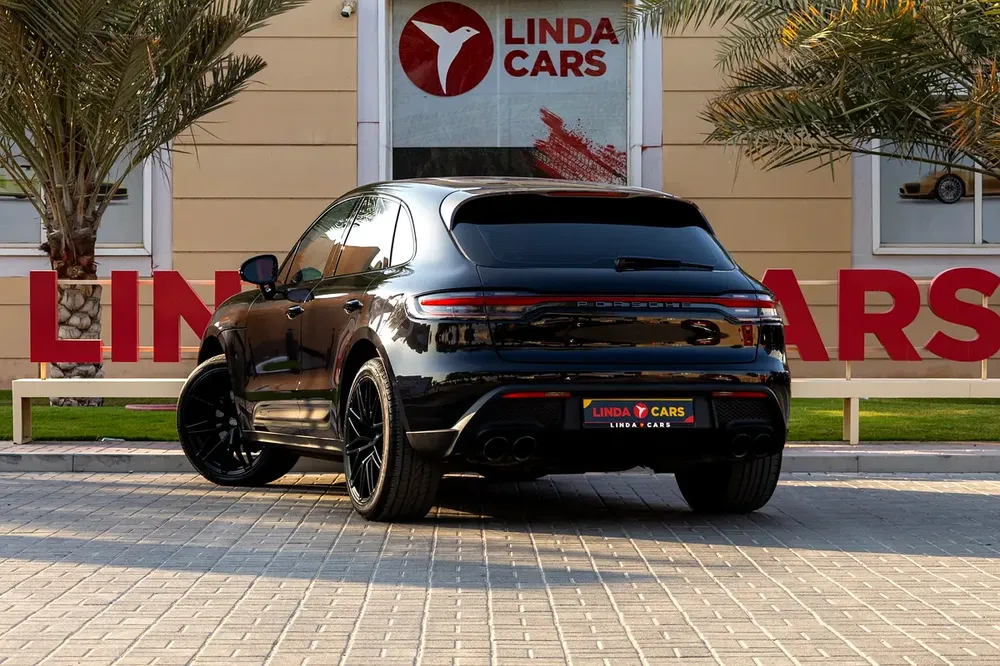 Porsche Macan T 2022 GCC under Warranty with Flexible Down-Payment. - Image 7