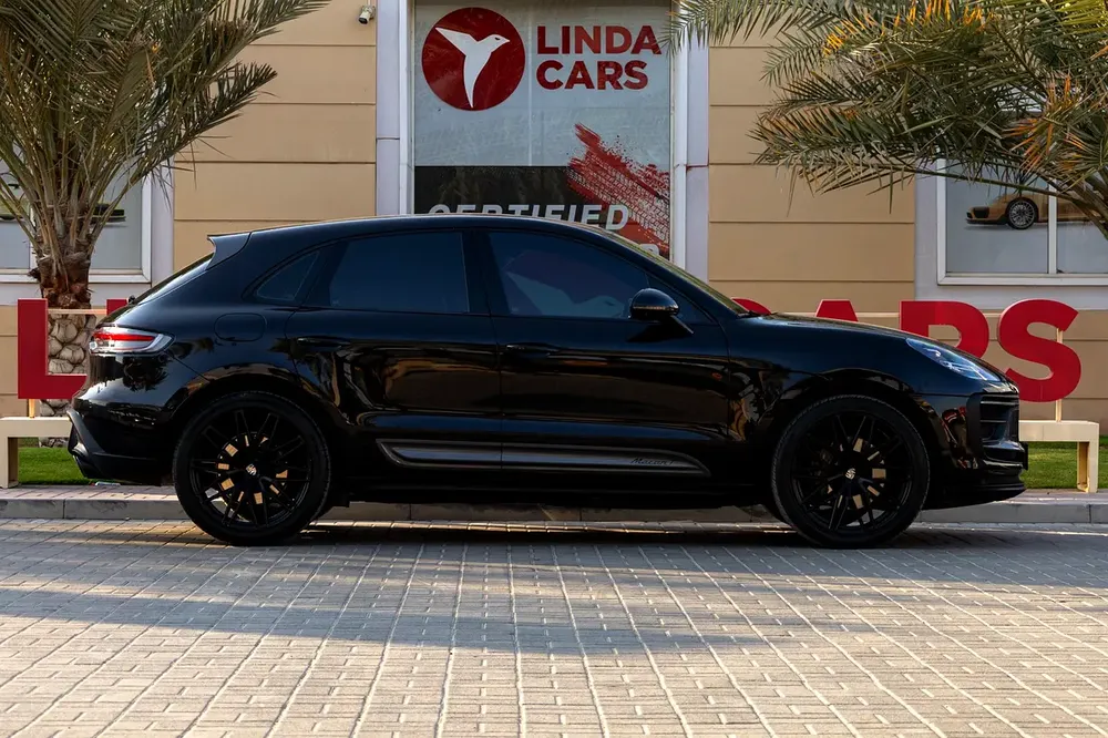 Porsche Macan T 2022 GCC under Warranty with Flexible Down-Payment. - Image 8