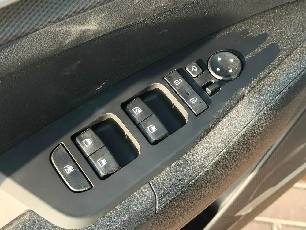 KIA - SPORTAGE 2.0 RVC(4WD) - Image 8