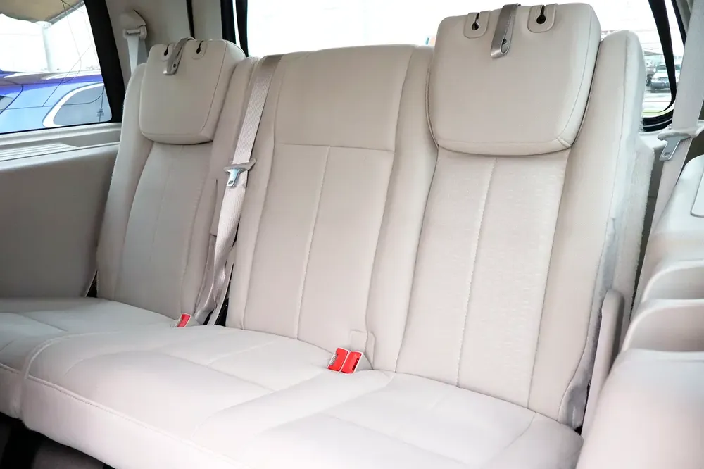 Original Paint . GCC Specs . 5.4L V8 Engine . Excellent Condition - Image 14