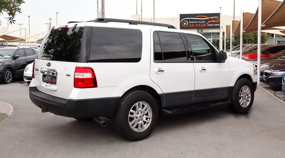 Original Paint . GCC Specs . 5.4L V8 Engine . Excellent Condition - Image 6