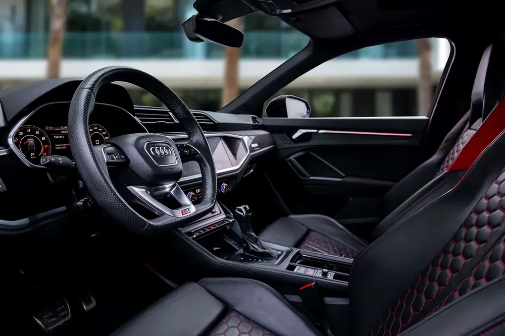 4,113 P.M |  RSQ3 Sportback 2.5 TFSI Quattro S-tronic | 0% Downpayment |  AUDI SERVICE CONTRACT - Image 9