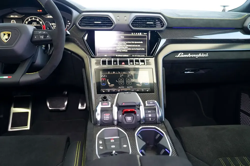 URUS PERFORMANTE | NARDO GREY | AKRAPOVIC EXHAUST | CARBON INTERIOR AND EXTERIOR - Image 12