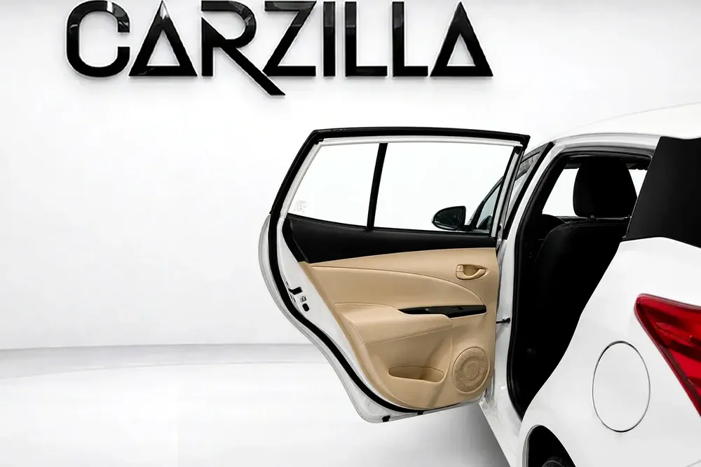 Toyota Yaris Hatchback E 2020 l 1 Owner l AED 587 P.M l 0% Downpayment - Image 11