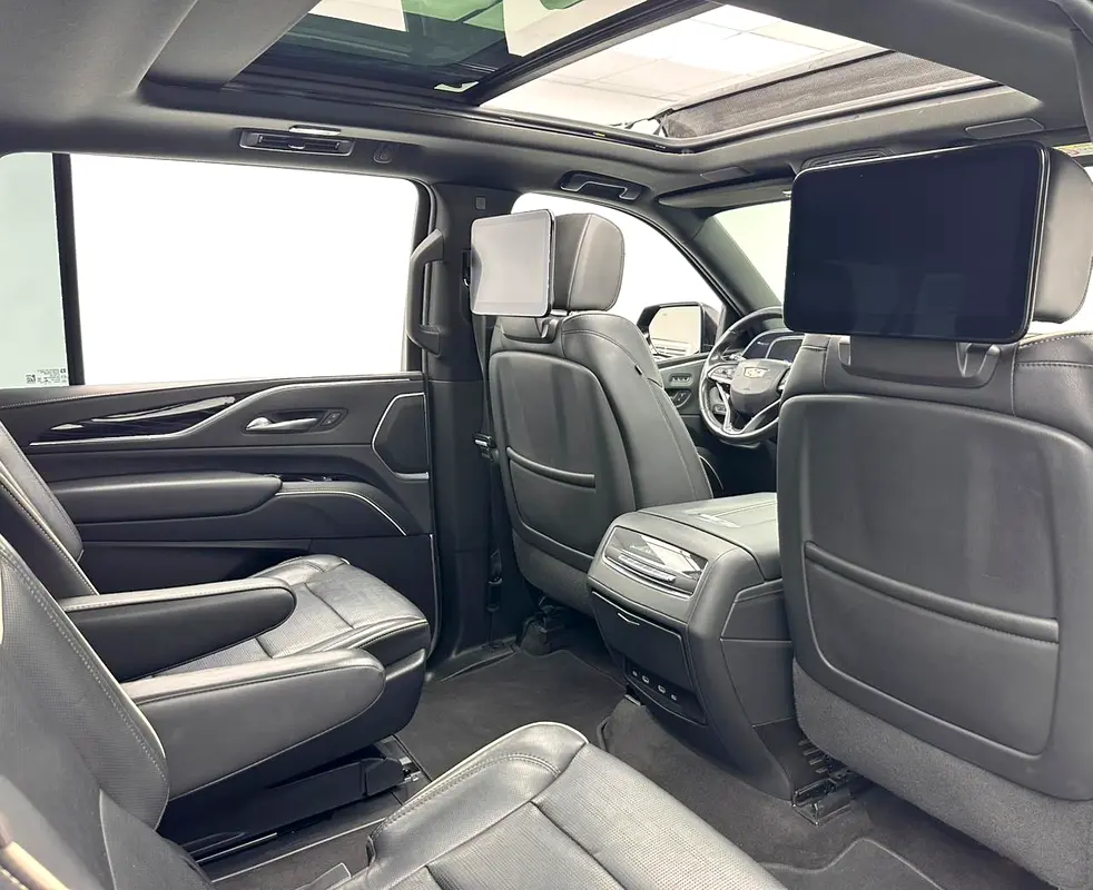 2023 Cadillac Escalade ESV, 1 Year Warranty Unlimited Km, Cadillac Full Service History, GCC - Image 12